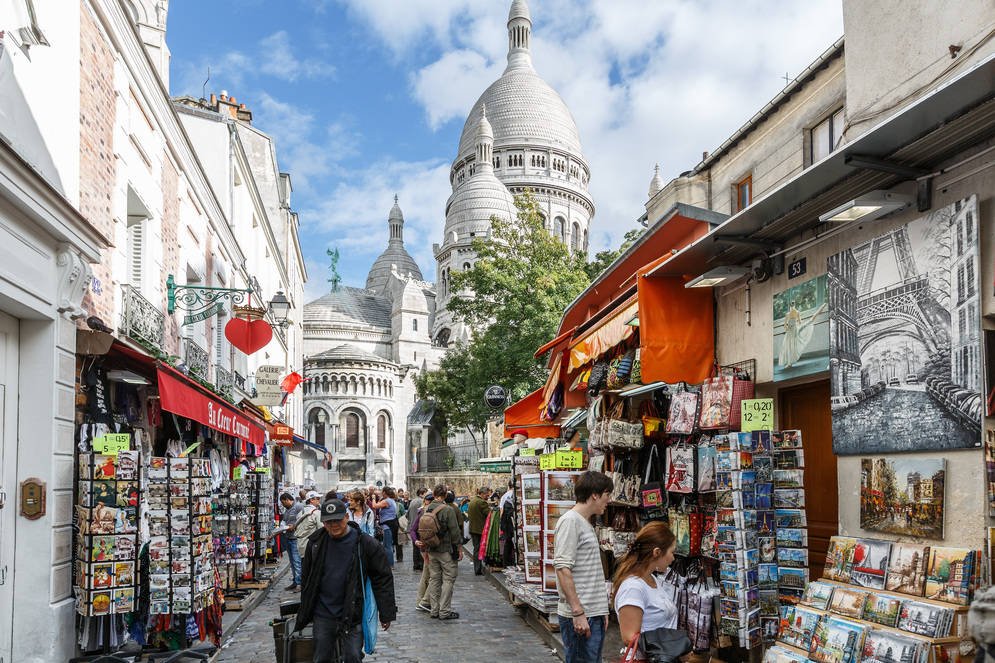 Let’s stroll in Montmartre with the Kube Hotel Paris 18